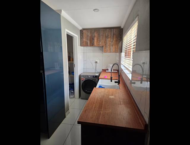 4 BEDROOM FREEHOLD FOR SALE IN WATERVAL EAST